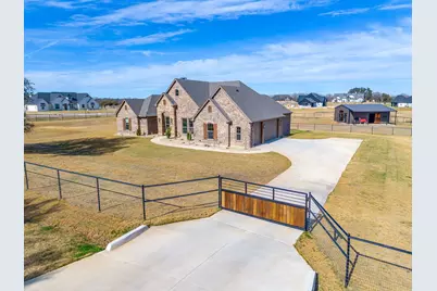 460 Royal Santana Run, Weatherford, TX 76087 - Photo 2