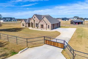 460 Royal Santana Run, Weatherford, TX 76087 - Photo 2