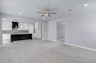 588 Highview Ct, Godley, TX 76044 - Photo 8