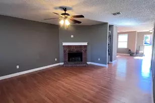 512 Magdalen Ave, Crowley, TX 76036 - Photo 4