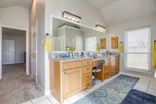 801 Creek Hollow Ln, Fort Worth, TX 76131 - Photo 26