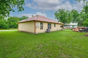 400 S Powell St, Corsicana, TX 75110 - Photo 2