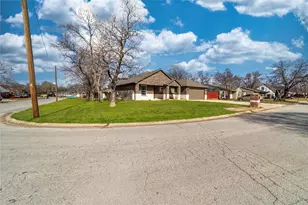 14001 Cimarron Dr, Balch Springs, TX 75180 - Photo 4