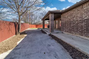 14001 Cimarron Dr, Balch Springs, TX 75180 - Photo 34