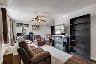 5017 Roxie St, Haltom City, TX 76117 - Photo 4