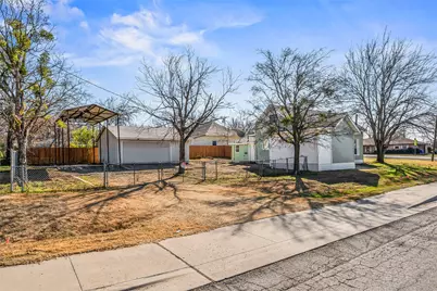 442 W McCart Street, Krum, TX 76249 - Photo 40
