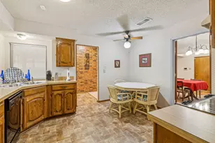 2009 Glenbrook Meadows Dr, Garland, TX 75040 - Photo 20