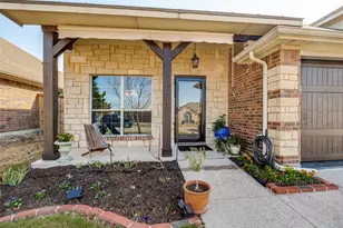 2212 Paige Ct, Carrollton, TX 75006 - Photo 2