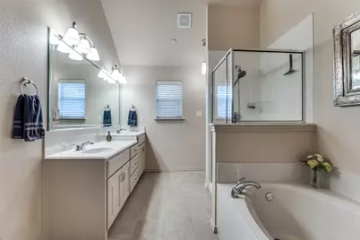 2212 Paige Court, Carrollton, TX 75006 - Photo 20