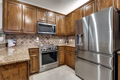 2212 Paige Court, Carrollton, TX 75006 - Photo 4