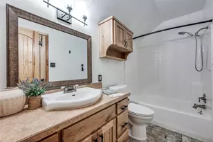 1353 Spring Creek Rd, Collinsville, TX 76233 - Photo 26