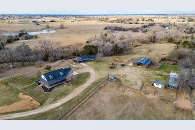 1353 Spring Creek Road, Collinsville, TX 76233 - Photo 36