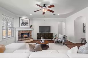 425 Locksley Ct, Saginaw, TX 76179 - Photo 8