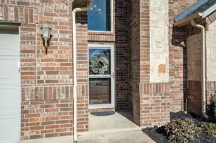 425 Locksley Ct, Saginaw, TX 76179 - Photo 4