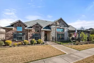 1025 Birds Fort Trail, Arlington, TX 76005 - Photo 2