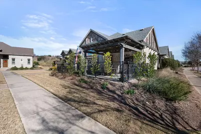 1025 Birds Fort Trail, Arlington, TX 76005 - Photo 4