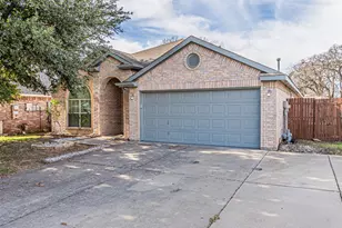 875 Grace Ln, Irving, TX 75061 - Photo 2