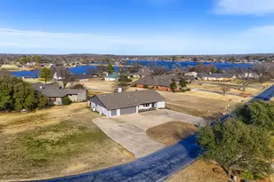 401 Kiowa Dr W, Gainesville, TX 76240 - Photo 32