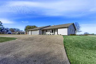 401 Kiowa Dr W, Gainesville, TX 76240 - Photo 4
