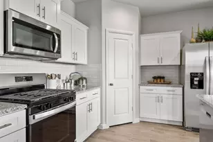 517 Babbling Brk Dr, Denton, TX 76259 - Photo 4