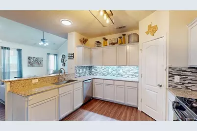 3805 Braxton Lane, Flower Mound, TX 75028 - Photo 8