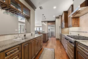 501 Samuels Ave, Fort Worth, TX 76102 - Photo 12