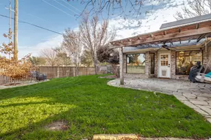 2037 Espinosa Dr, Carrollton, TX 75010 - Photo 28