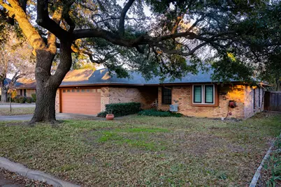 4907 Millsprings Court, Arlington, TX 76017 - Photo 2