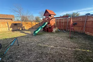 2104 Victoria Rd, Carrollton, TX 75007 - Photo 18