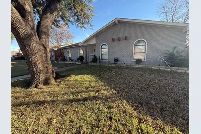 2104 Victoria Road, Carrollton, TX 75007 - Photo 2