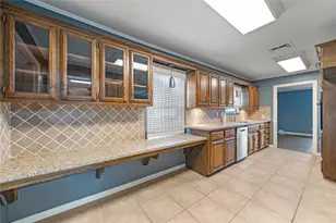 740 Wedgewood Dr, Woodway, TX 76712 - Photo 8