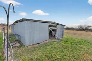 278 Leuschner Rd, Elm Mott, TX 76640 - Photo 6
