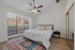 2527 Shady Ridge Dr, Bedford, TX 76021 - Photo 18