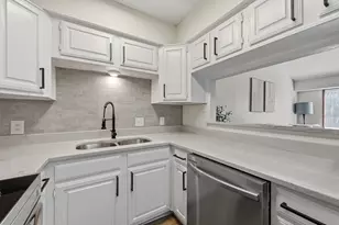 2527 Shady Ridge Dr, Bedford, TX 76021 - Photo 10