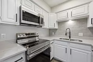 2527 Shady Ridge Dr, Bedford, TX 76021 - Photo 10