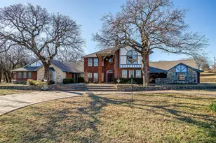 3017 Freeman Ln, Crowley, TX 76036 - Photo 2