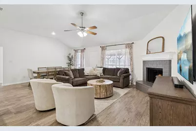 619 Manchester Drive, Mansfield, TX 76063 - Photo 8