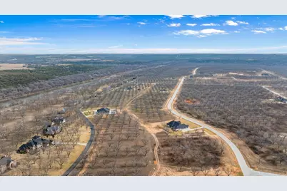 2142 E Landings N, Granbury, TX 76049 - Photo 14