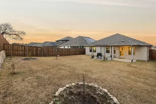 522 Castle Rd, Sherman, TX 75092 - Photo 32