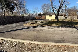 408 W Walnut St, Decatur, TX 76234 - Photo 14