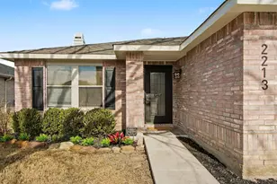 2213 Bradford Pear Dr, Little Elm, TX 75068 - Photo 4