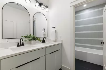 5711 Belmont Avenue, Dallas, TX 75206 - Photo 32