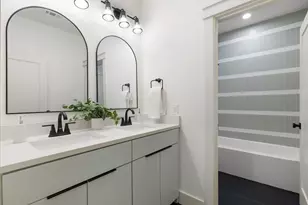 5711 Belmont Ave, Dallas, TX 75206 - Photo 32