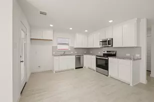 217 Shady Oaks Dr, Runaway Bay, TX 76426 - Photo 12