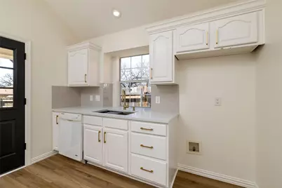 3214 Vinson Court, Irving, TX 75060 - Photo 16