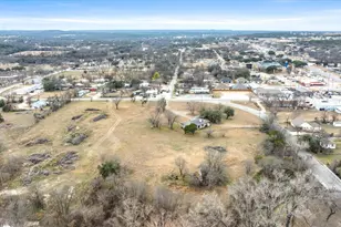 1404 NE Barnard St, Glen Rose, TX 76043 - Photo 6