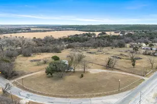 1404 NE Barnard St, Glen Rose, TX 76043 - Photo 16