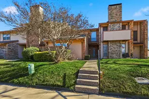 2705 Westgate Dr, Arlington, TX 76015 - Photo 2