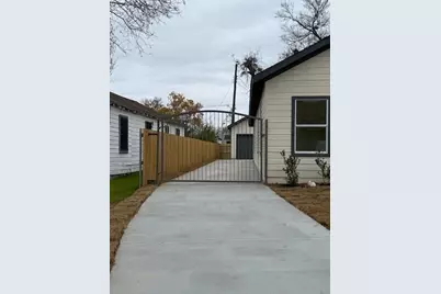 3608 Latimer Street, Dallas, TX 75215 - Photo 2