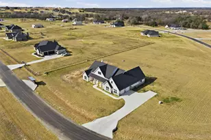 1081 Paradise Pkwy, Poolville, TX 76487 - Photo 34